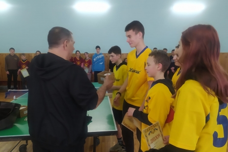 Змагання з настільного тенісу