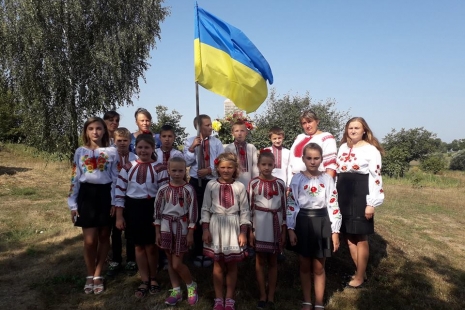 Покладання квітів до пам'ятного знака с.Сергіївка
