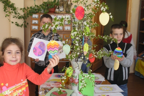 Великодня радість землю обіймає