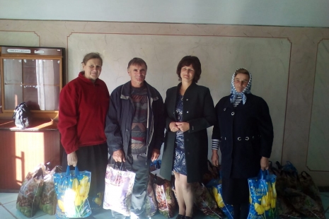   Одиноким непрацездатним громадянам, які перебувають на обслуговуванні в Комунальній установі 