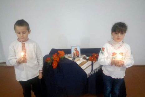 Учні М'ятинської філії вшанували пам'ять жертв Голодомору 1932-1933 рр.