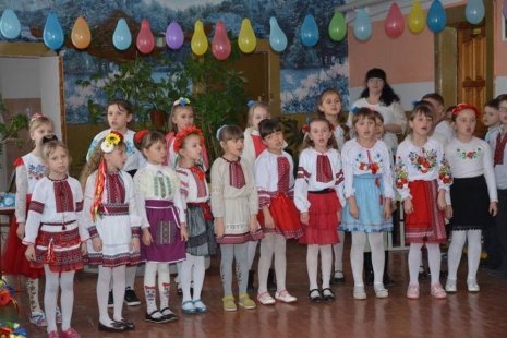 Родинне дійство: «Дитинство – щаслива пора. В щасливій родинні щасливі і ти, і я» у Бугринському НВК